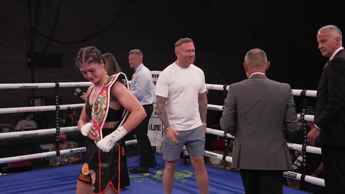 Megan Redstall beats Maisey Rose Courtney via unanimous decision 👏 #RedstallCourtney | LIVE NOW on DAZN ▪️