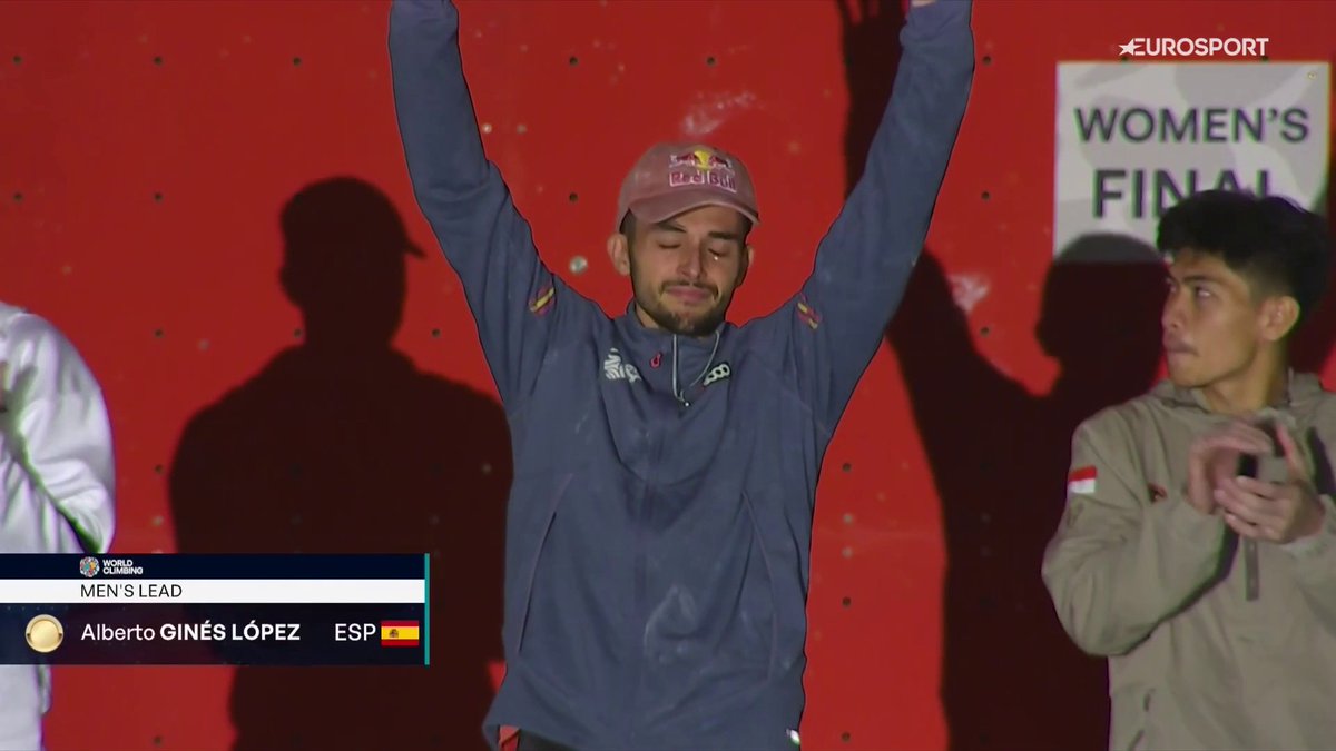 Las lágrimas de Alberto Ginés 🇪🇸 son las de un chico que ganó el oro olímpico con 18 años y eso, más que liberarle, le presionó. El año pasado se llevó la general de la Copa del Mundo sin ganar una sola competición. Hoy, por fin, lo ha conseguido 👏🥇