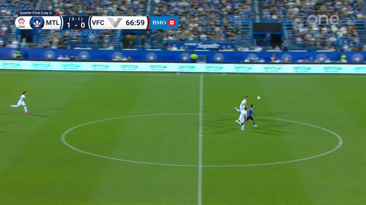 Daniel Ríos catches the keeper off the line 🫨 Montreal lead 2-0 (4-1 on agg.) | #CanChamp