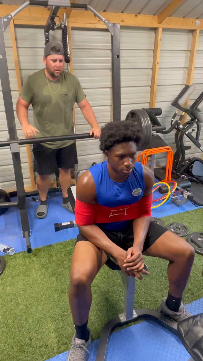 Looking forward to a big sophomore season 315x3 #goals #THSFB Coach Don Hyde La Vega Football Coach Carp TEP’S QB HUNTING CLUB EST. 2012 Greg Powers 🏟️ Sam Spiegelman Joe Hamilton R.E.S.P.E.C.TX Billy Tucker David Smoak Texas Football Life Kevin “KJ” Ford Jr 🛸