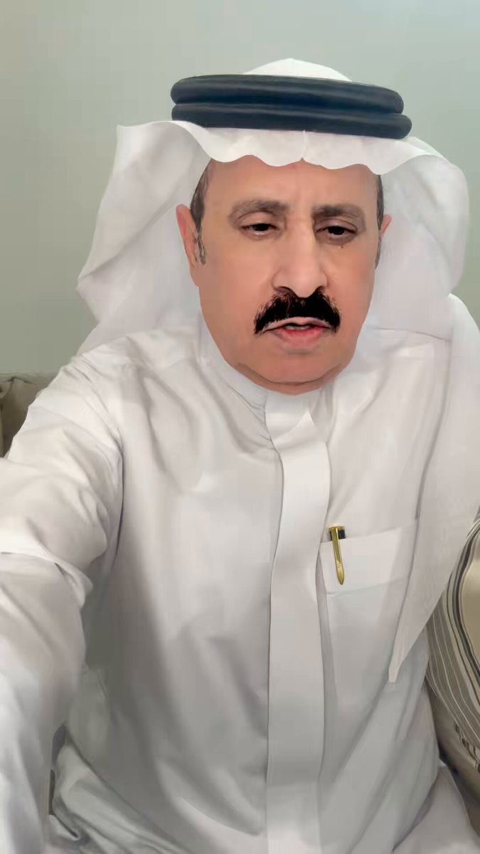 تاريخ العظماء لا يكتب ✍️ بقلم أصفر .. المسودة التي تتحدث عن العملاق #عبدالله_الفيصل رفضها أهل الشأن .. دافعها الميول .. ولن نسمح بها أبدا.. أذهبوا للحديث عن #الاتحاد هل له العمادة هل تم تأسيسه في ~صندقة ~ اللاسلكي هل تم شطبه من أين آتى بالطقم المقلم ؟ ختاماً الدكتور القدادي MohdALqadadi@يملك الأدلة والبراهين وسيكشف الكثير منها قريباً.