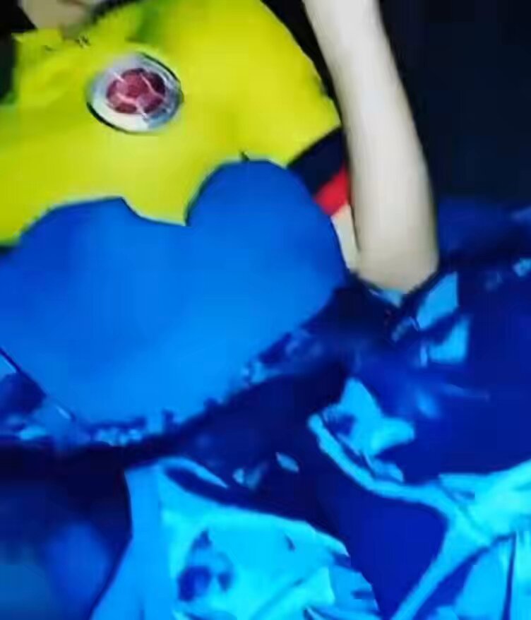 que rico se siente ser colombiano y poder decir que mañana es lunes festivo y la otra semana también, te amo petro