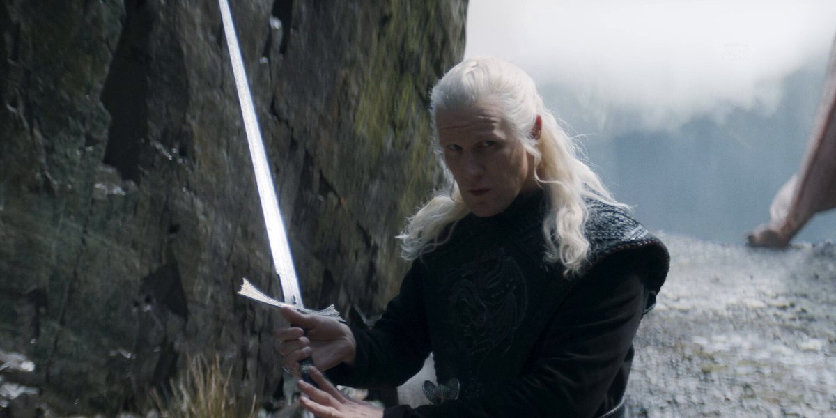 That shot of Rhaena coming out of the cave and sheepstealer breathing fire behind her MY GOD. I love how this whole scene was shot like a horror movie lowkey #HOTD #HouseOfTheDragon