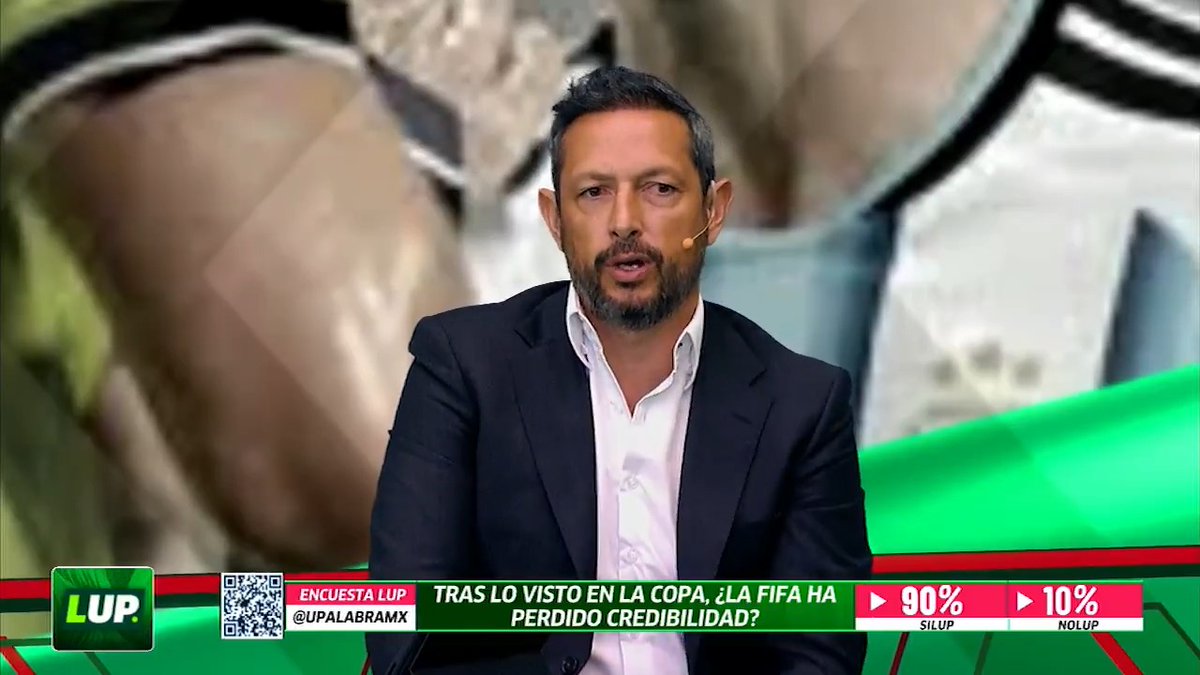 “EFECTIVAMENTE, LA FIFA HA PERDIDO CREDIBILIDAD; LA COPA CADA VEZ MÁS SE ALEJA DE SU ORIGEN” 🥺 Nacho Hierro responde a la pregunta encuesta de Alex Blanco, quien hace un recuento de las polémicas del organismo 🙈 #LUP #LaCopaxFSMX