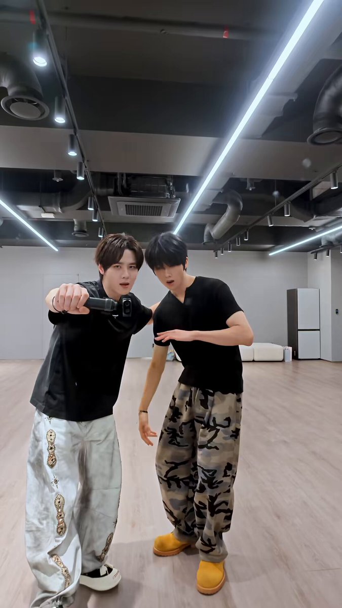 jisung feel love and talk challenge from kun's douyin!!!
