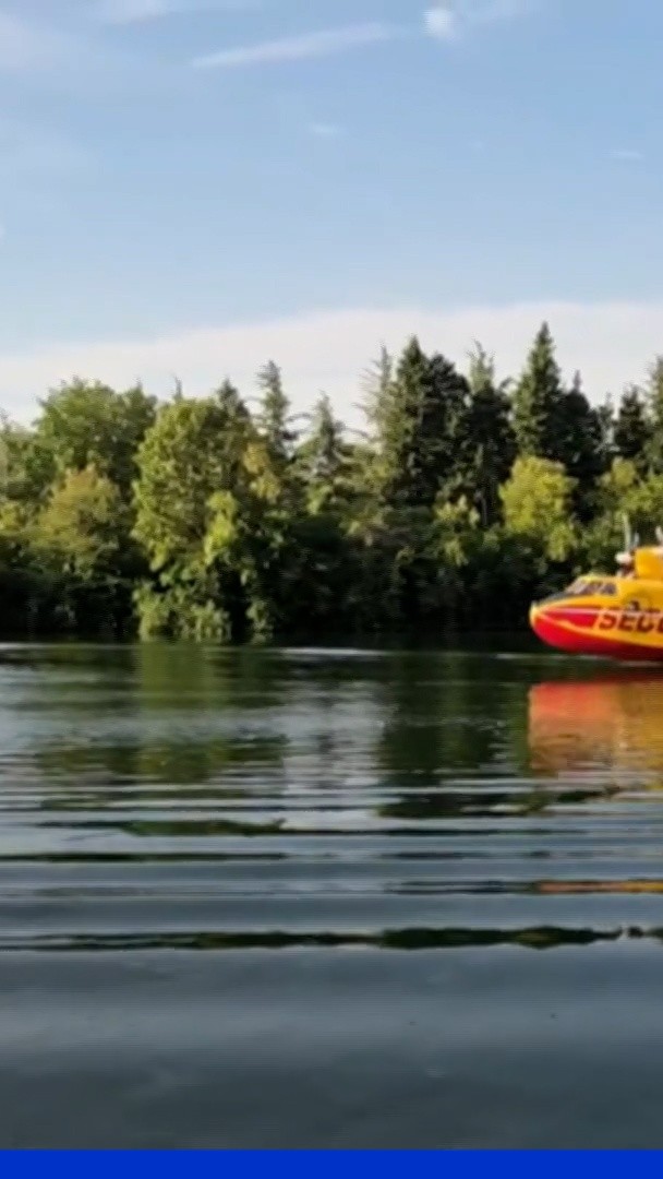 Incendie à Fontainebleau: des Canadair écopent sur la Seine pour la première fois