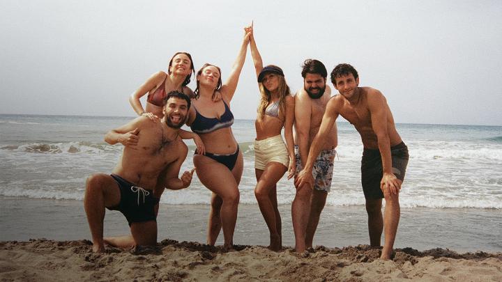 ¿Amigos para siempre o amigos de mierda? 'Toda la verdad de mis mentiras', basada en la novela de Elísabet Benavent, llega el 28 de agosto.