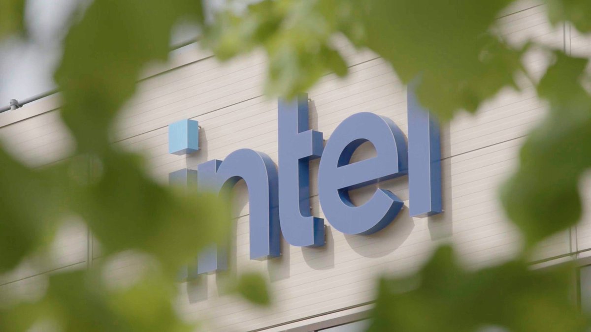 Intel is investing €5B to expand advanced semiconductor manufacturing in Europe. Upgrades to Intel Foundry's Ireland facilities will scale capacity for Intel Xeon 6 and next-gen Intel Xeon processors on Intel 3 while strengthening Europe's semiconductor supply chain. Learn more: #IntelFoundry