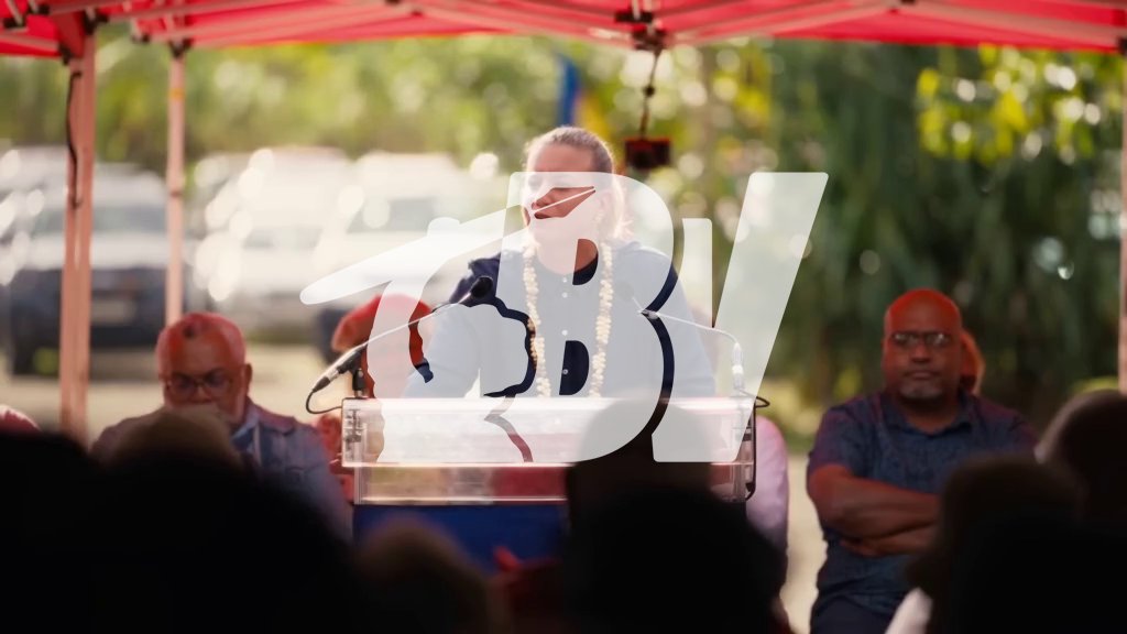 Lors de son meeting à Nouméa, Mathilde Panot a annoncé qu’en cas de victoire de Jean-Luc Mélenchon, la France accorderait son indépendance à la Nouvelle-Calédonie… mais continuerait de payer, au prétexte de « réparer ce qui a été fait ».