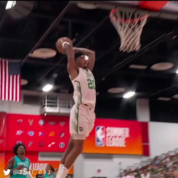 Dillon Mitchell was EVERYWHERE against the Hornets: ✅ 24 PTS (10-20 FG, 2-5 3PT) ✅ 8 REB ✅ 6 STL ✅ 2 BLK You can really see why Brad Stevens LOVES this pick: