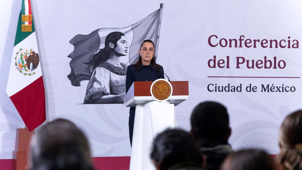 #MañaneraDelPueblo | La presidenta Claudia Sheinbaum Pardo informa que hoy México presenta denuncias ante el Departamento de Justicia de Estados Unidos por el fallecimiento de 17 connacionales bajo custodia o durante operativos de migración. “Tenemos la responsabilidad de demandar la preservación de la vida y la protección de los derechos humanos de las y los mexicanos en todo el mundo.”