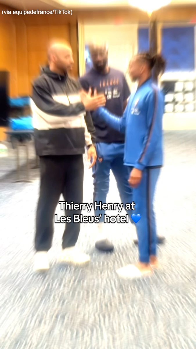 Thierry Henry linking up with the France squad 🤝💙 (via equipedefrance/TikTok)