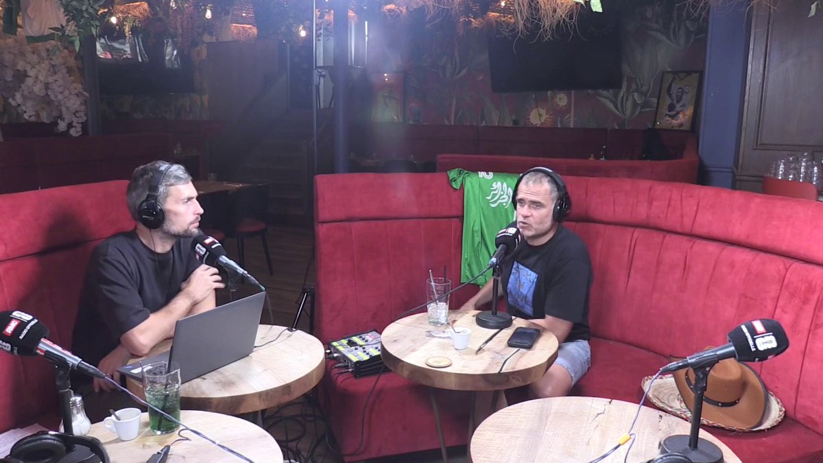 🎙️ "Quand sa priorité est le foot et qu'il met tout en oeuvre pour être bon sur le terrain et dans le vestiaire, la copie est parfaite et c'est le cas lors de ce Mondial" Jérôme Rothen comprend la frustation des supporters du Real de voir Mbappé briller sur cette compétition.