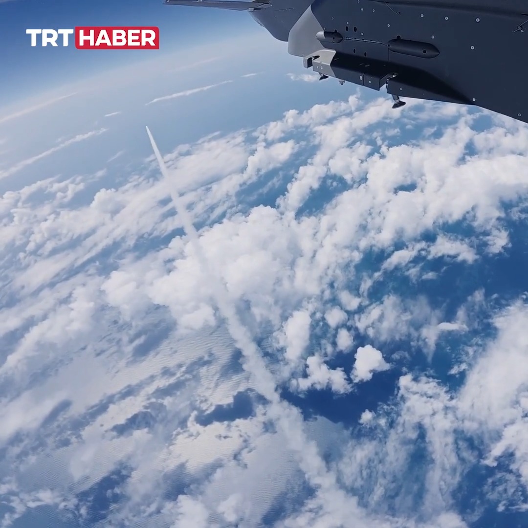 🚀Bayraktar KIZILELMA'dan JET-230 balistik süpersonik füze ile ilk atış. 🎯KIZILELMA S2, 120 kilometrenin üzerindeki menzilden hedefi tam isabetle vurdu.