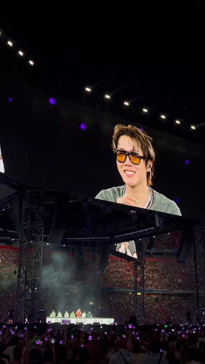 love you hobi 💜
