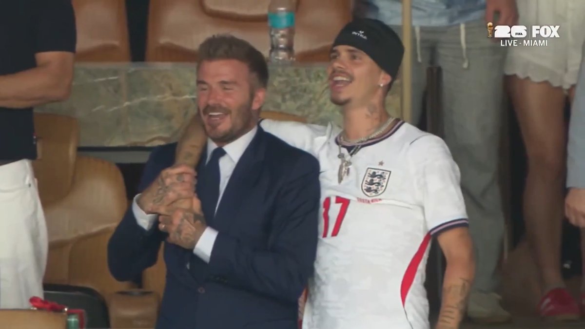 Even the legendary Sir David Beckham had to join in on "Wonderwall" after England's Quarterfinal win 🏴