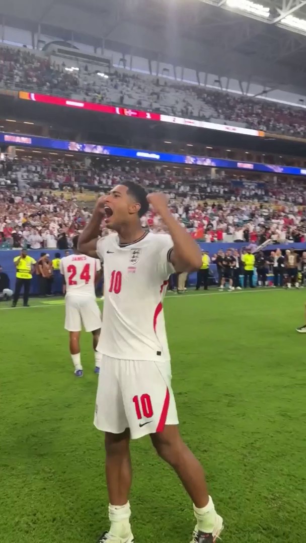 😍🏆 هكذا تبدو فرحة التأهل إلى المربع الذهبي عن قرب! مشاعر لا توصف بعد حجز بطاقة العبور إلى نصف نهائي كأس العالم 🔥 #كأس_العالم2026