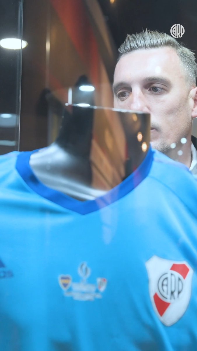 La camiseta con la que Franco Armani ganó su primer título en el Club, para siempre en nuestra historia y en el Museo River. #ArmaniLeyenda ⚪️🔴⚪️