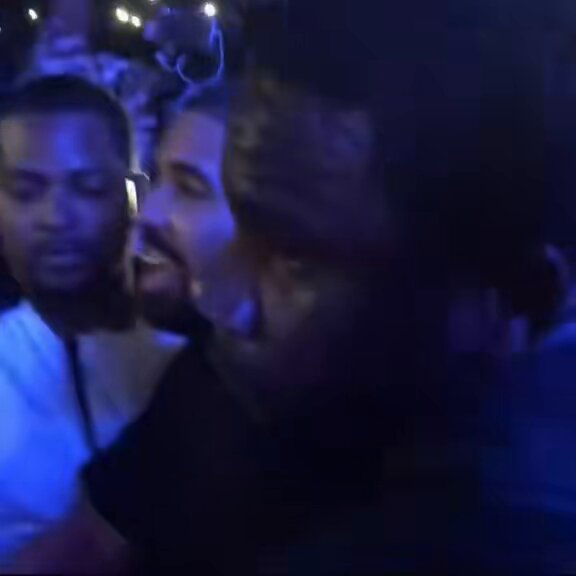 We trying to see Drake and Travis perform together remember when Drake was spotted at his concert vibing to Goosebumps 😭