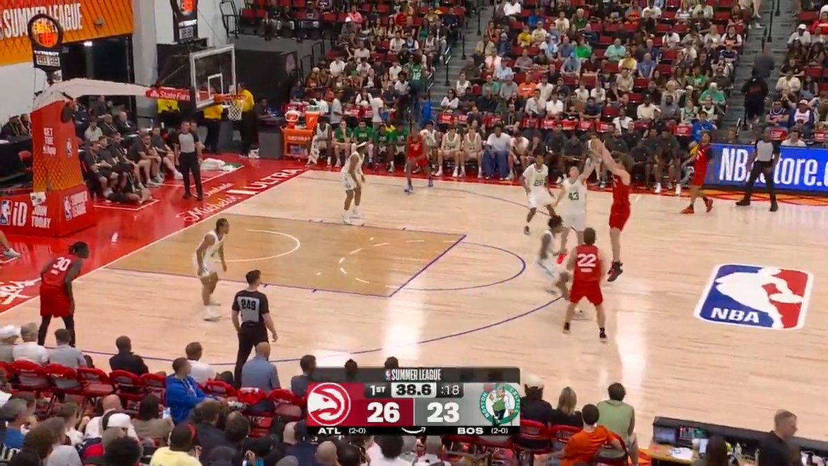🔑 Henri connects from the top of the key 🔒 Henri locks down outside