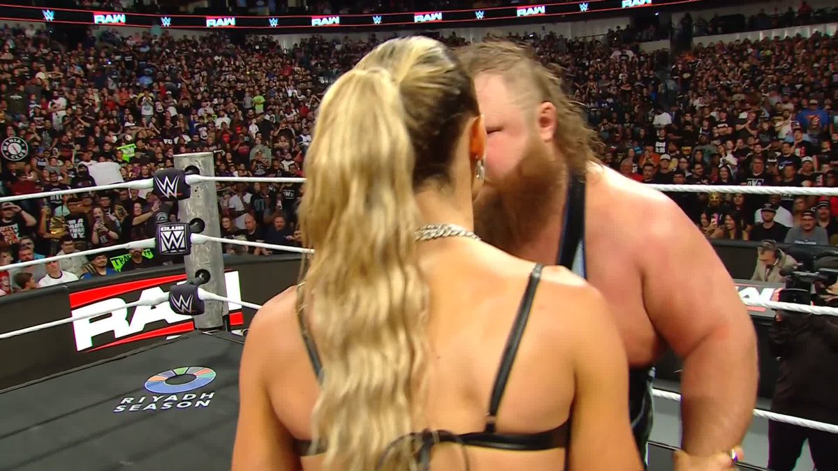 This was BRUTAL 😭 Otis and Tozawa have been DECIMATED by The Vision!