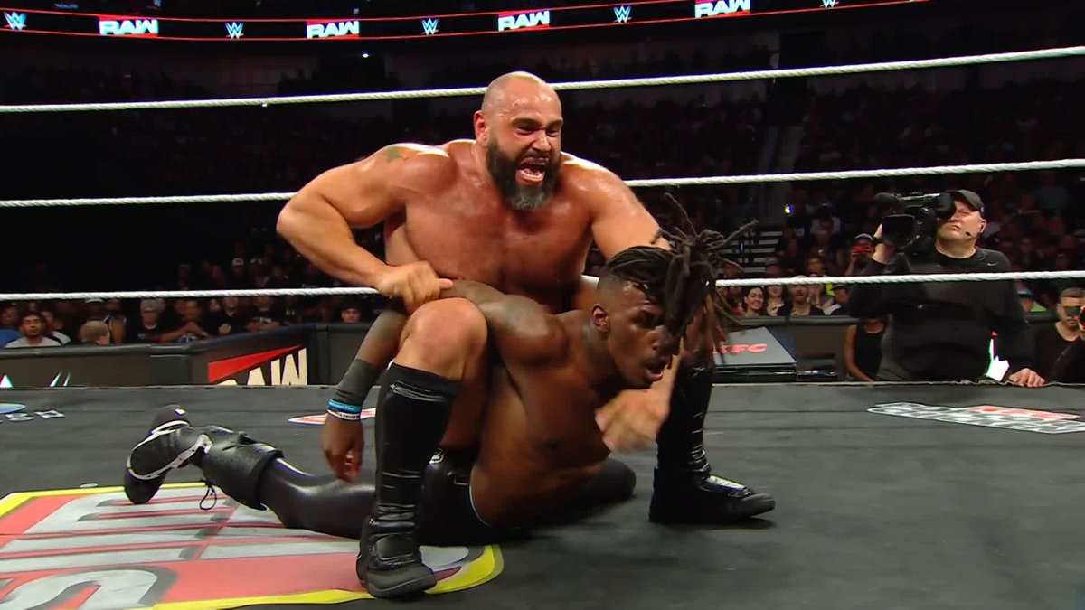 Rusev has ELIMINATED Je'Von Evans! 😨