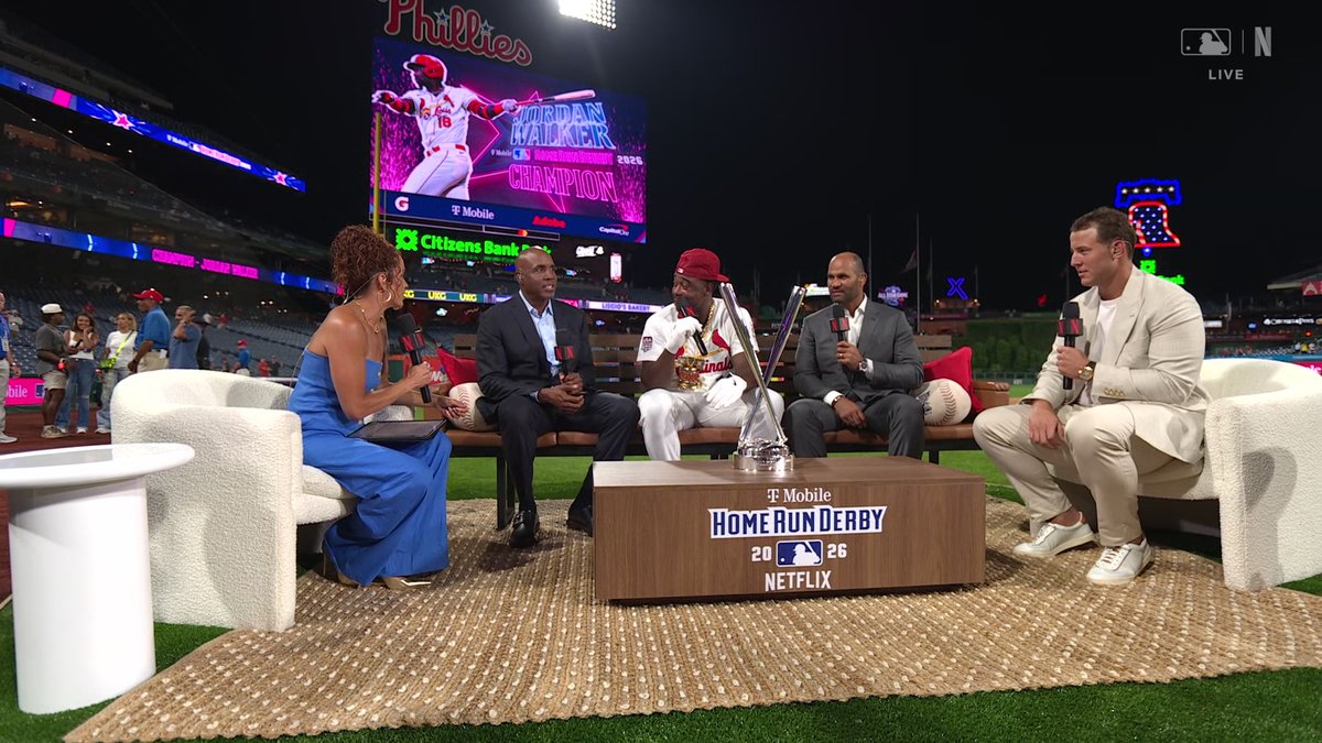 Barry Bonds to Jordan Walker: "That was the greatest Home Run Derby I've ever seen." 👏 Respect ❤️ #HRDerby