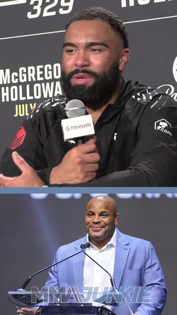 Jon Jones couldn't resist booing Gable Steveson for being a Daniel Cormier fan. 😂