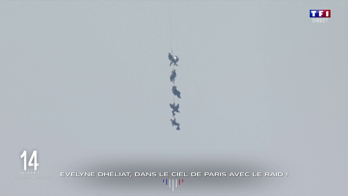 🔴 Evelyne Dhéliat dans le ciel de Paris avec le RAID ! 📺 Suivez notre émission spéciale 14-juillet en direct sur TF1