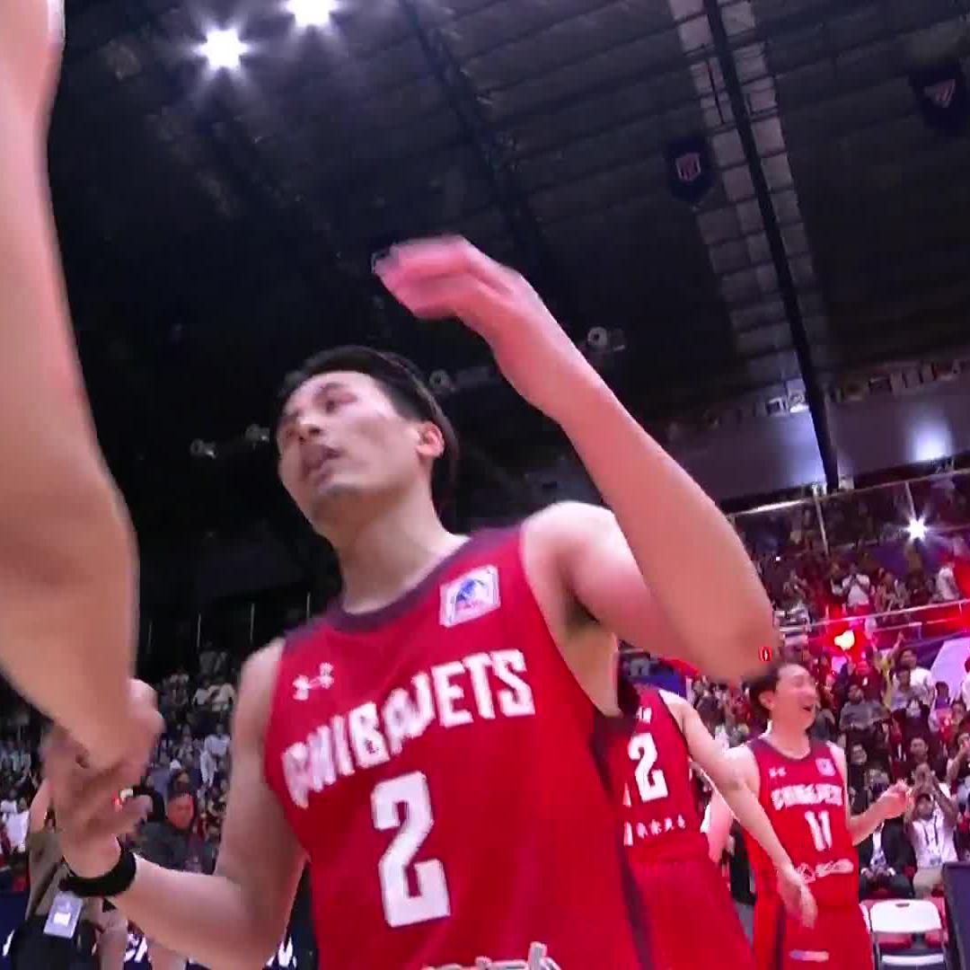 ファイナルで試合中富樫勇樹に向けられたMVPコールですね これジェッツのブースターではなくて現地のフィリピンの人たちから起こったコールなのが凄い 日本人は基本このコールはやらないので