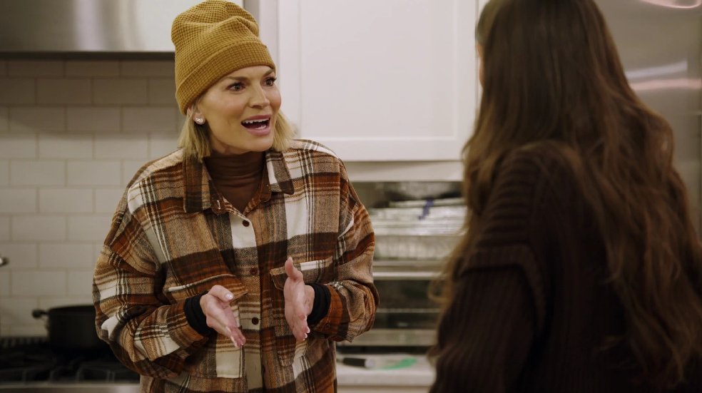 i was warming to Lindsay recently. but she just comes off mean here again, she is playing the mum card which is okay but own it. #inthecity it’s not her first night away, she’s been to summerhouse multiple times before this.