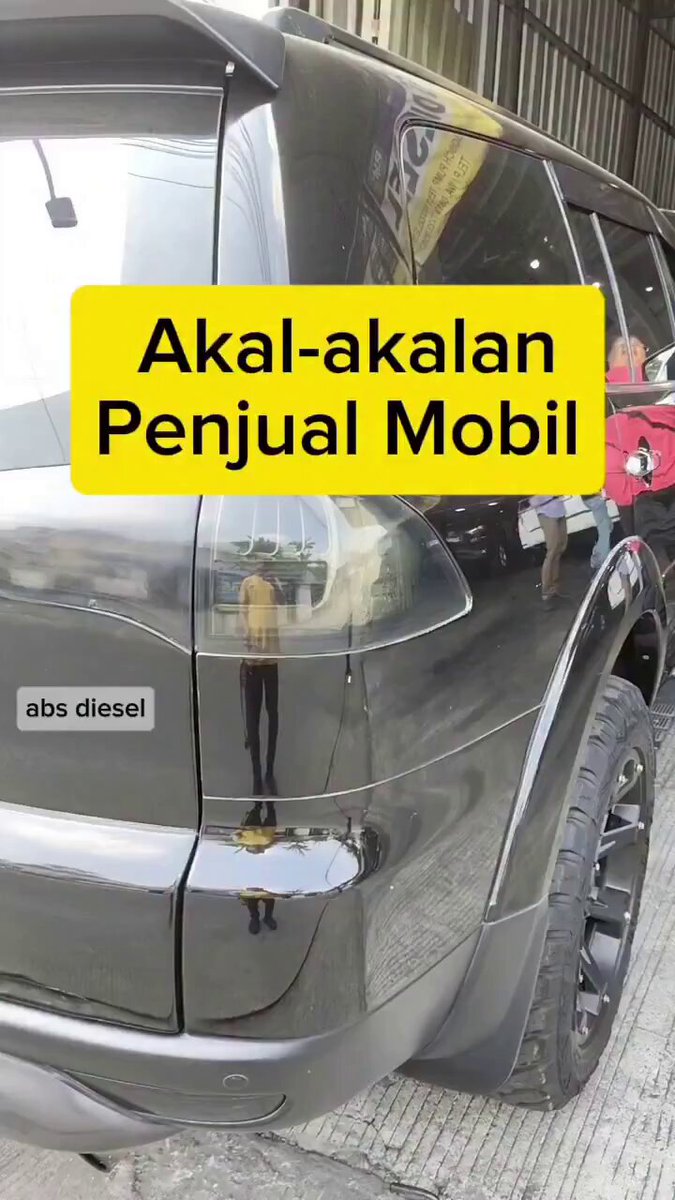 Ada aja akal akalan orang jual mobil. Tapi setau gua, pas nyalain mobil pertama sebelum starter itu kan lampu dashboard nyala semua. Kalau ada yang ga nyala harusnya curiga dulu. Kalo ga ngerti, pake jasa inspeksi aja ya.