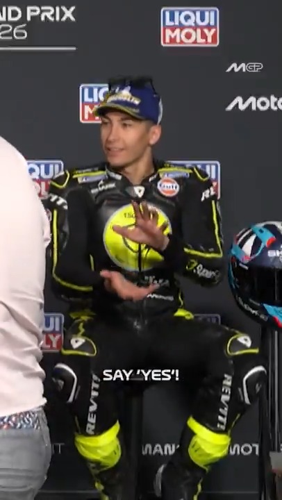 Imagine proposing with the Sachsenring ring!💍 Amazing idea, Raúl Fernández 😂 #GermanGP 🇩🇪