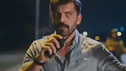 "Ben de öksüzüm, ben de sahipsiz hissettim. Ben de yapayalnız büyüdüm. Hiç kimseye güvenmedim, güvenemedim. Ama şerefsiz olmadım Tolga. Ülkemi tarikatlara satmadım. Çünkü kimsesiz hissetsem de 2 şeyim var; biri vatanım, diğeri dostlarım.."