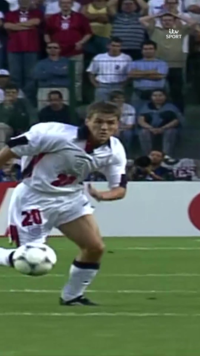 Michael Owen's solo effort 🤯 A reminder he was just EIGHTEEN when he scored this goal 🆚 Argentina 🇦🇷