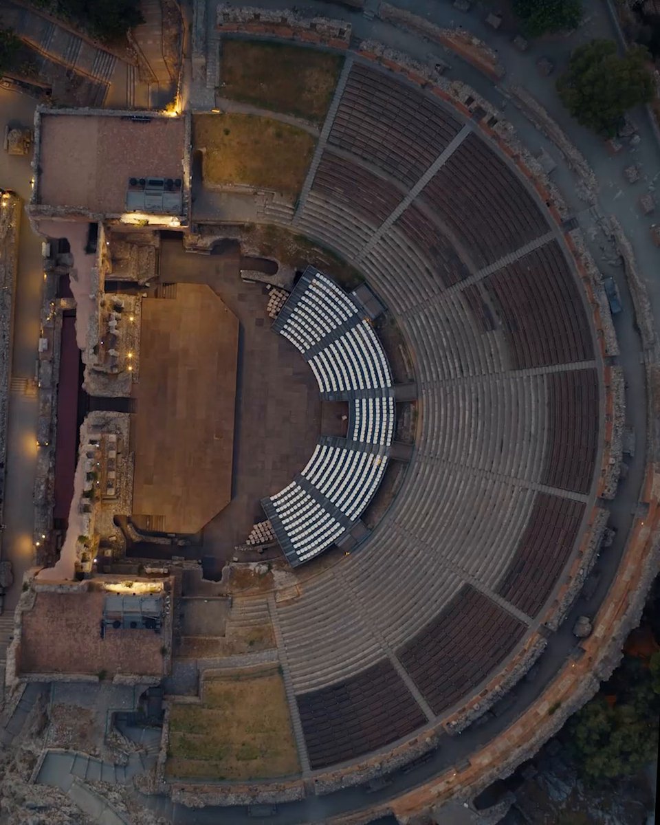 Between the sea and Mount Etna, Teatro Antico of Taormina has stood as a symbol of culture and beauty for over two thousand years. Together with Fondazione Taormina Arte Sicilia and Fondazione Taormina, the Teatro Antico of Taormina becomes the stage for #DGAltaSartoria, honouring heritage, craftsmanship and tradition. Follow the show live at #DolceGabbana #DGFattoAMano #MadeInItaly