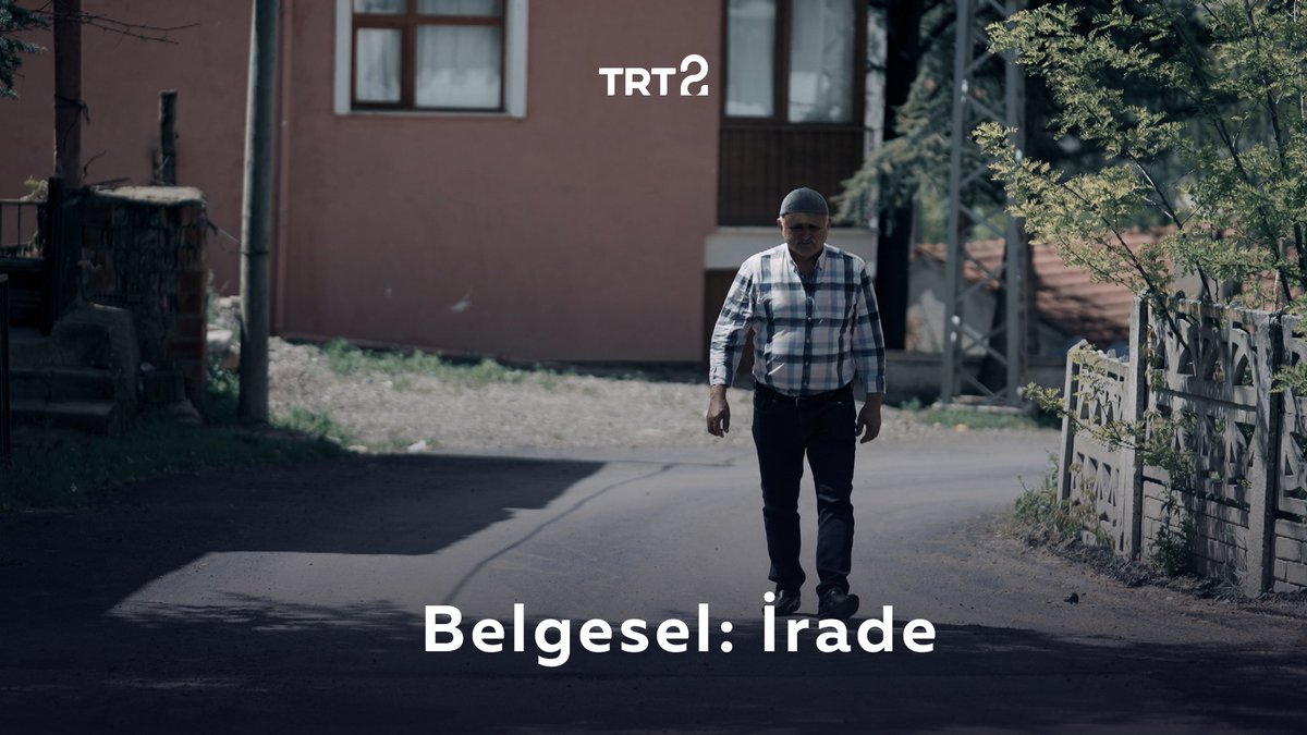 “İrade”, 15 Temmuz 2016 gecesi yaşanan darbe girişimini ve toplumsal direnişi; muhtar, sağlık çalışanı, gazeteci, bekçi ve kafe işletmecisi gibi olayların doğrudan tanığı olan sivillerin anlatımları üzerinden ele alıyor. Belgesel: İrade, yarın akşam 21.00'de TRT 2'de! 📺