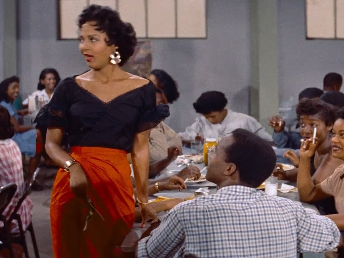 "You go for me, and I'm taboo. But if you're hard to get, I go for you." 🎶 Dorothy Dandridge performing "Dat's Love" (vocals by Marilyn Horne) in Otto Preminger's CARMEN JONES (1954), based on Oscar Hammerstein II's stage musical of the same name. Dandridge earned a Lead Actress nomination at the 27th Oscars for her performance, becoming the first Black woman nominated in the category. The film, which also stars Harry Belafonte, Pearl Bailey, Olga James, Diahann Carroll and Joe Adams, received a nomination for Scoring of a Musical Picture (Herschel Burke Gilbert) as well.