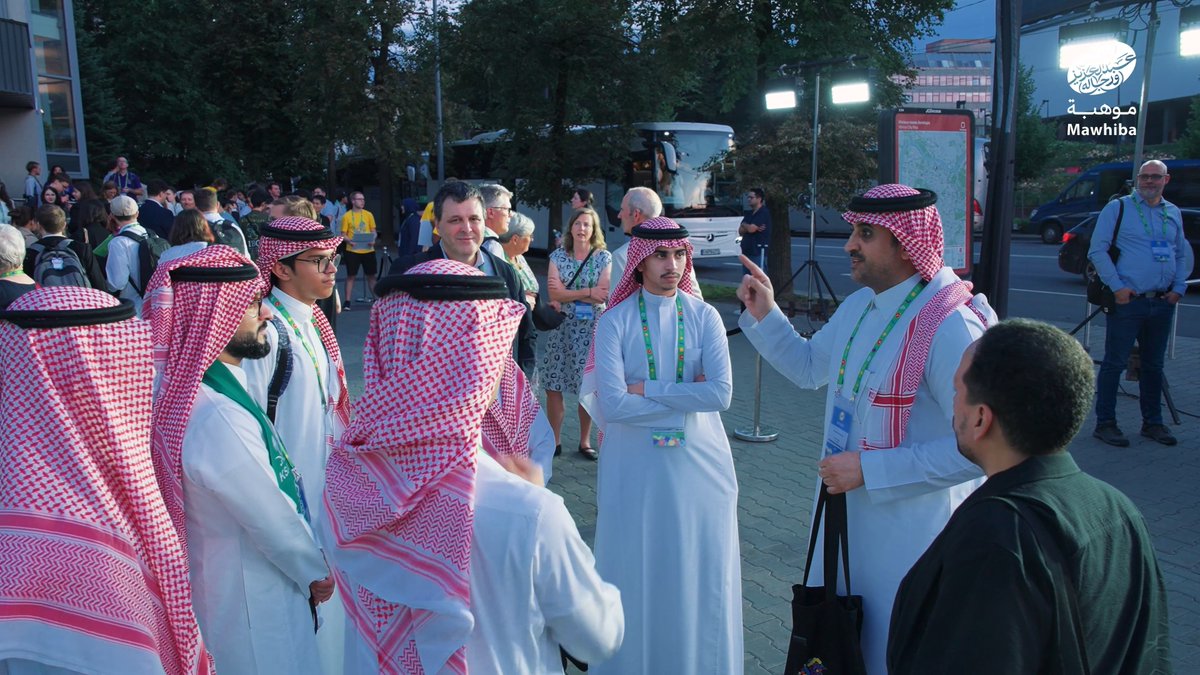 قبل انطلاق اختبارات #أولمبياد_الأحياء_الدولي، تشهد اللجان العلمية مرحلة عمل مكثفة تُستكمل خلالها الإجراءات العلمية المعتمدة، بمشاركة الفريق العلمي السعودي وممثلي الدول المشاركة، لضمان تكافؤ الفرص بين جميع الطلبة. #عقول_تمثل_الوطن