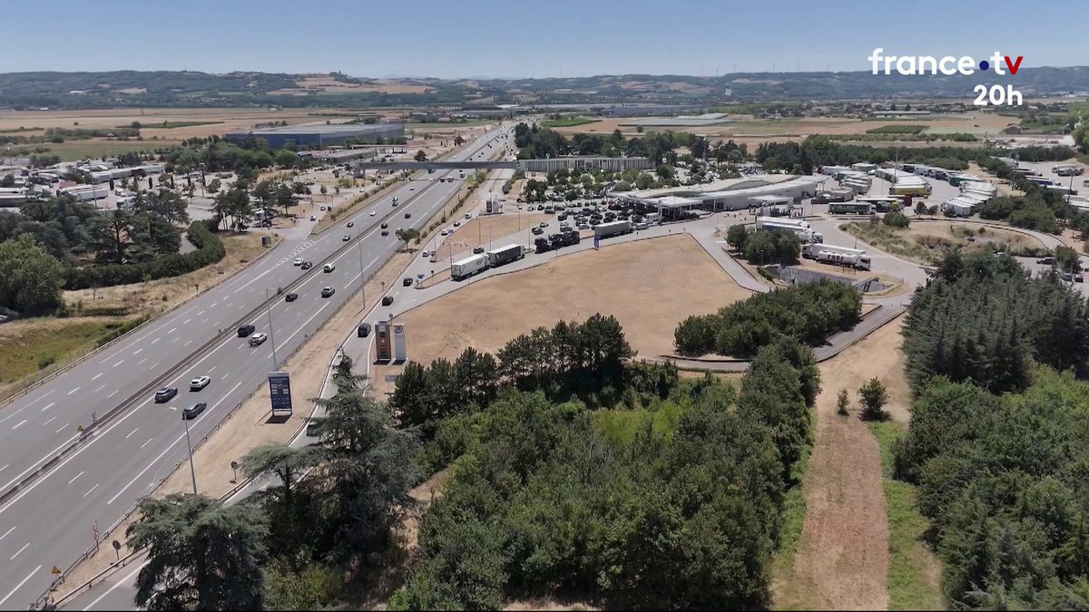 🚗 Sur la route des vacances, les aires d'autoroutes sont des étapes incontournables. Comment s'organisent-elles pour absorber l'afflux de vacanciers ? Pourquoi les prix y sont-ils si élevés ? Et quelles sont leurs stratégies pour vous inciter à dépenser davantage ? #JT20H