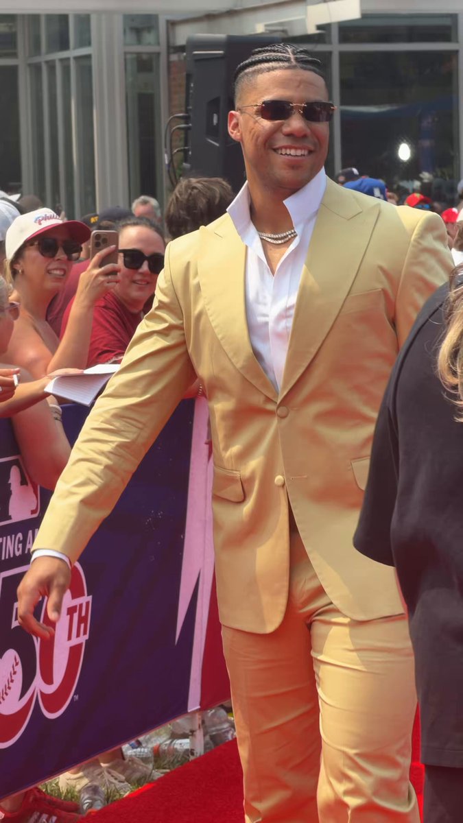 Juan Soto walks the red carpet!