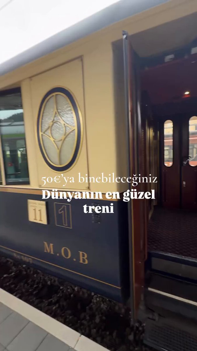 İsviçre'deki GoldenPass Belle Epoque treniyle nostaljik bir yolculuk: ▬ Güzergah: Montreux-Zweisimmen ▬ Yolculuk süresi: Yaklaşık 2,5 saat ▬ Bilet fiyatı: 35 euro ▬ Panoramik Alp manzaraları eşliğinde nostaljik bir tren deneyimi sunuyor.