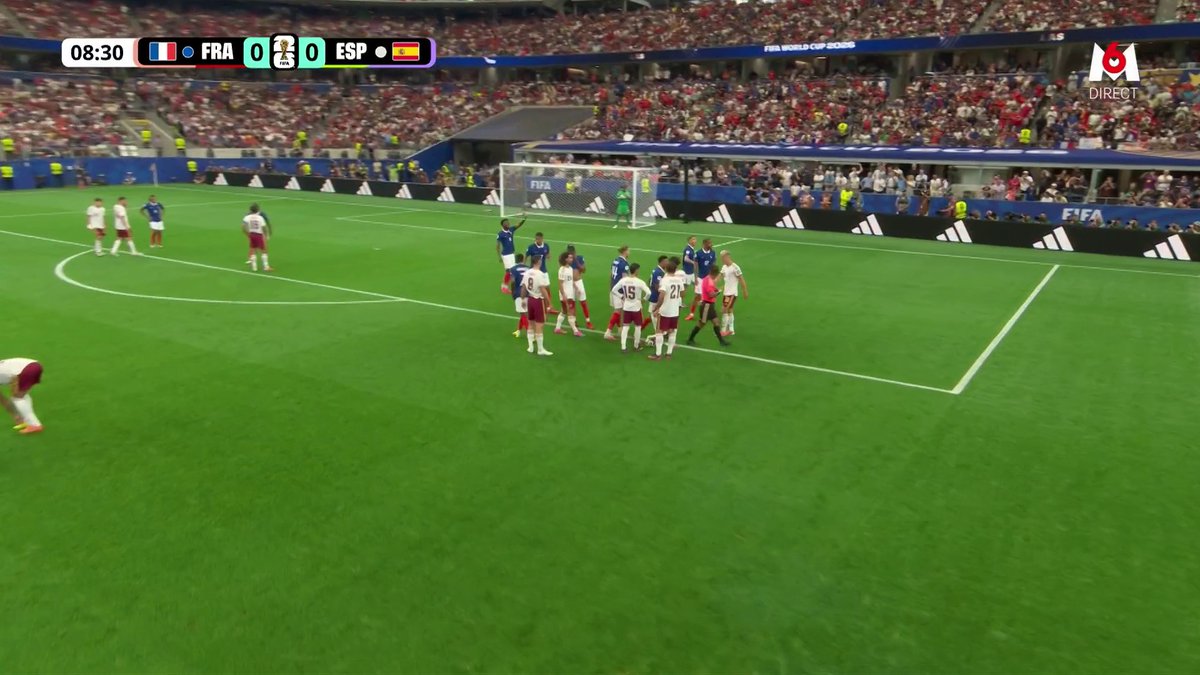Premier avertissement pour les Bleus. 🟨 Adrien Rabiot est sanctionné après une semelle sur Dani Olmo. Suivez le match sur M6 et M6+ : #CDM2026 #FIFAWorldCup #FRAESP