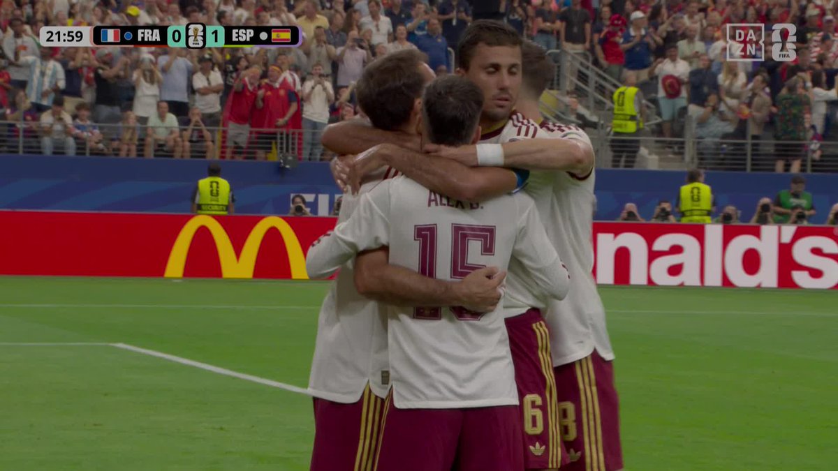 OYARZABAAAAAAAAAAAAAAL TE QUIEROOOOOOOOO 😍🙌 ESE "VAMOS" DE PEPE REINA NOS REPRESENTA A TODA ESPAÑAAAAA #DAZNMundial