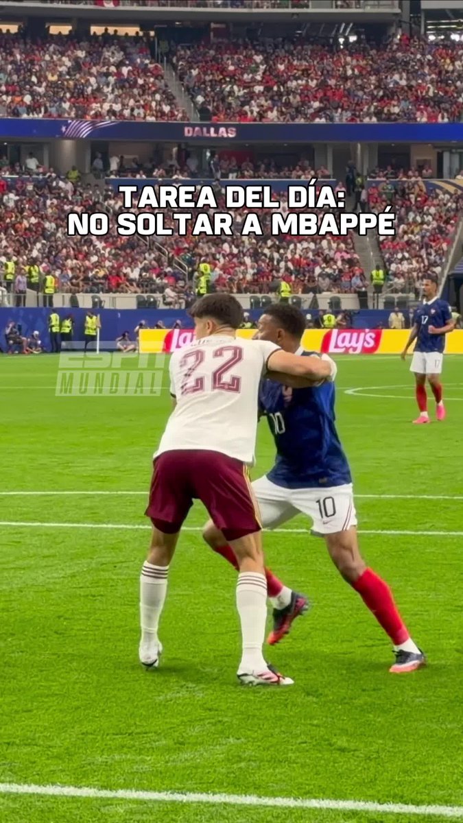 Cubarsí y su principal tarea del día: no soltar por nada a Kylian Mbappé. ¡Lo volvió loco! 🎬 #ESPNMundial 📺 Mirá los mejores partidos de la #FIFAWorldCup por ESPN, en el Plan Premium de #DisneyPlus
