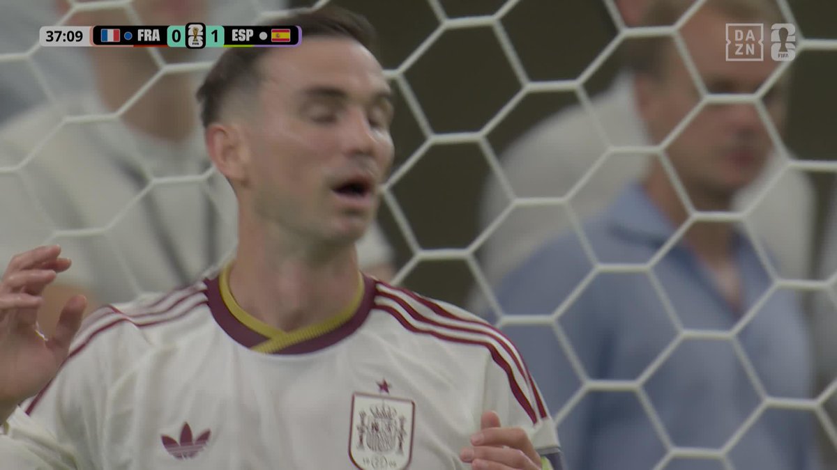Es la mejor jugada del Mundial. Qué locura.