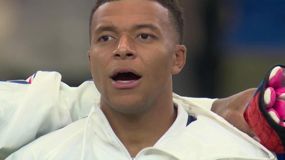 🚨🇫🇷 | Mbappé y los demás jugadores africanos de la Selección francesa cantaron el himno de Francia, el país que colonizó sus lugares de origen.