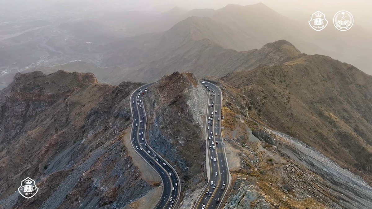 جهود ⁧#المرور_السعودي⁩ بمحافظة الطائف أثناء تنظيم الحركة المرورية خلال موسم الصيف.