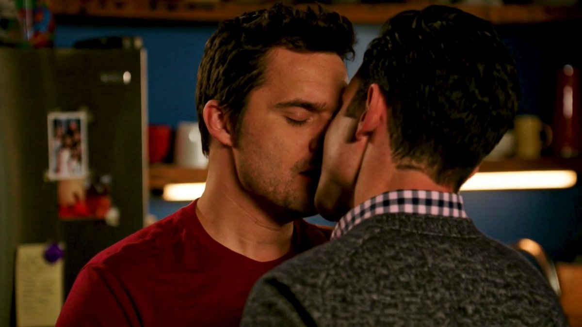 #NewGirl #Schnick S04E07 Alternate deleted scene. Nick and Schmidt finally kiss and Ian is convinced they're gay. 🏳️‍🌈