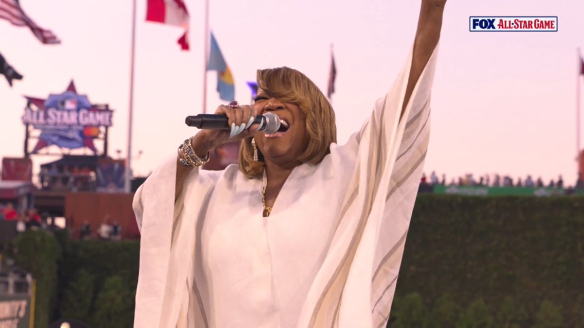 Patti LaBelle delivers an incredible performance of the national anthem ahead of the 2026 #AllStarGame 🇺🇸